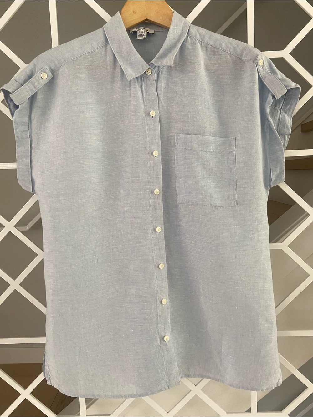 Lord & Taylor 100% Linen Button Up Shirt Light Blue Medium Short Sleeve Top EUC - Picture 2 of 8